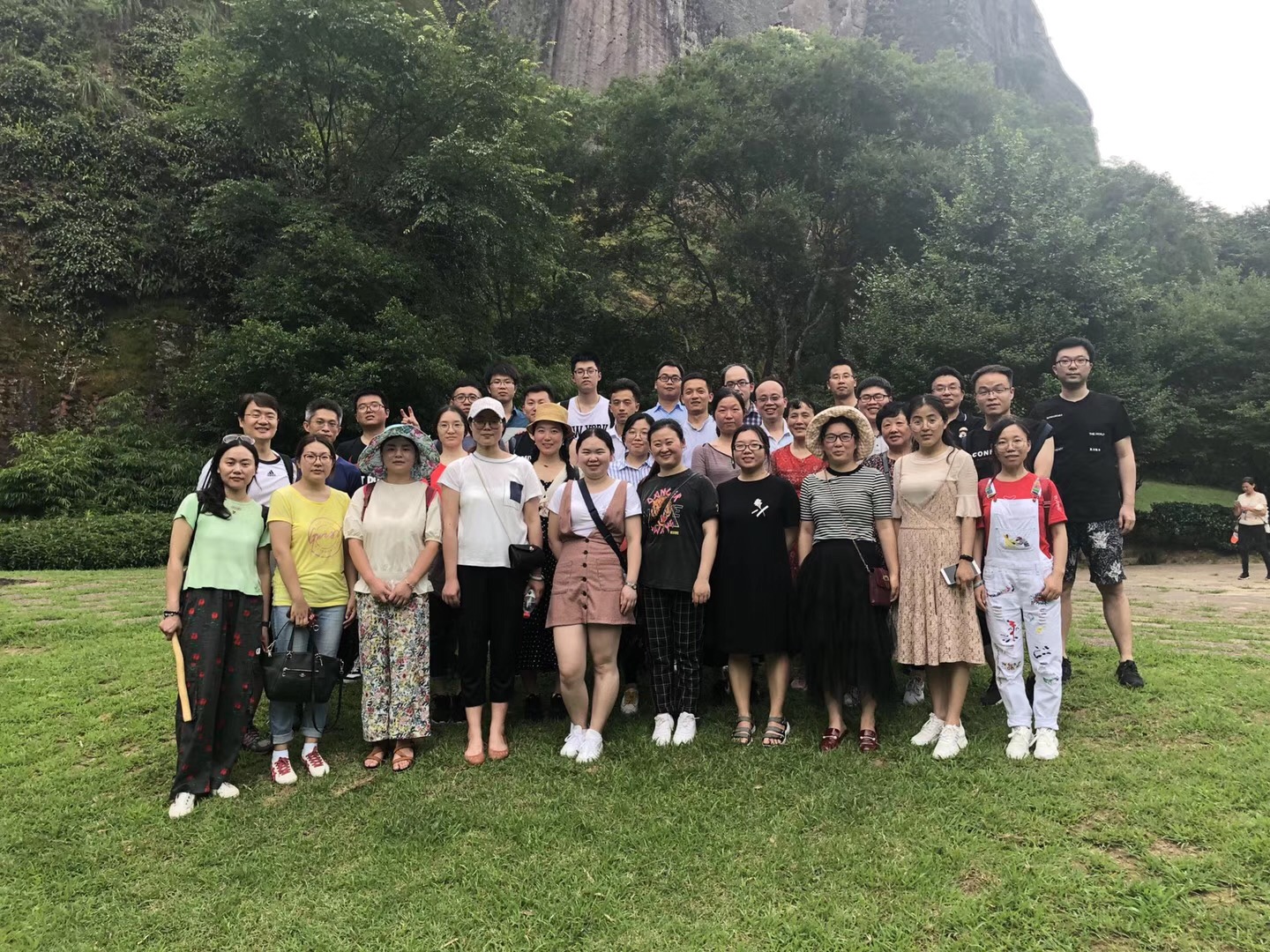 2019年公司福建武夷山團建.jpg